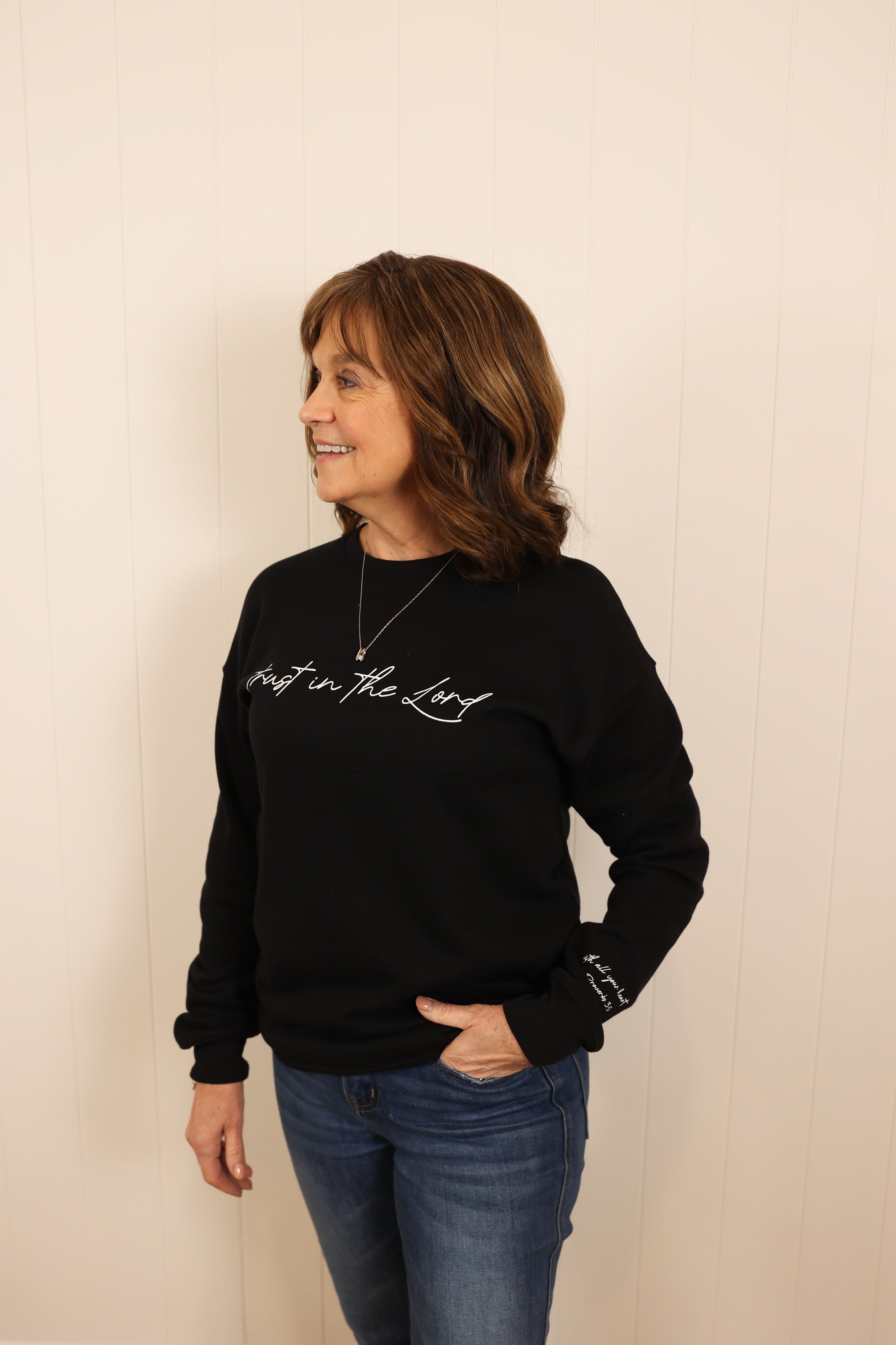 Trust in the Lord Crewneck Sweatshirt >> Black