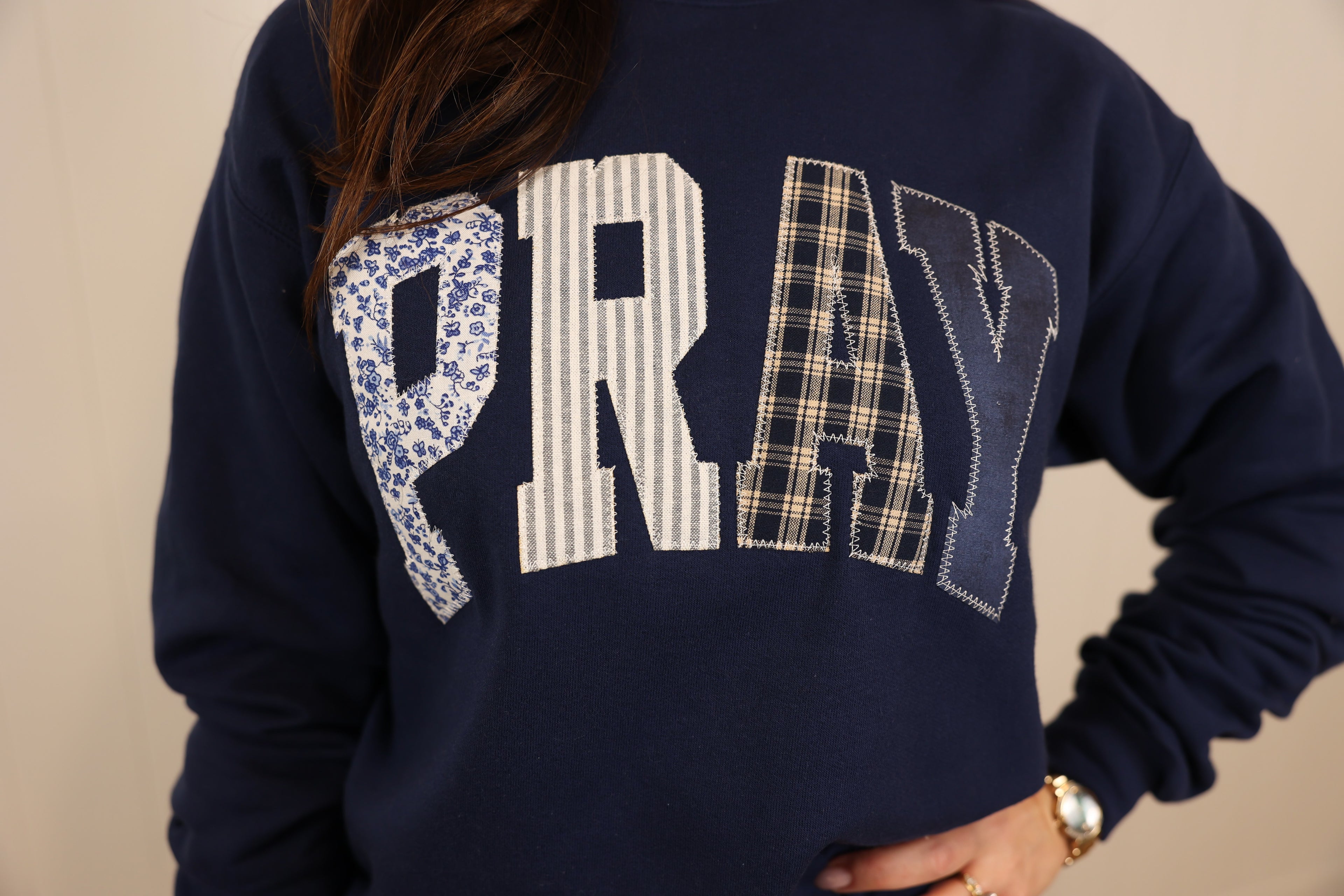 Pray Christian Faith Crewneck Sweatshirt >> Navy