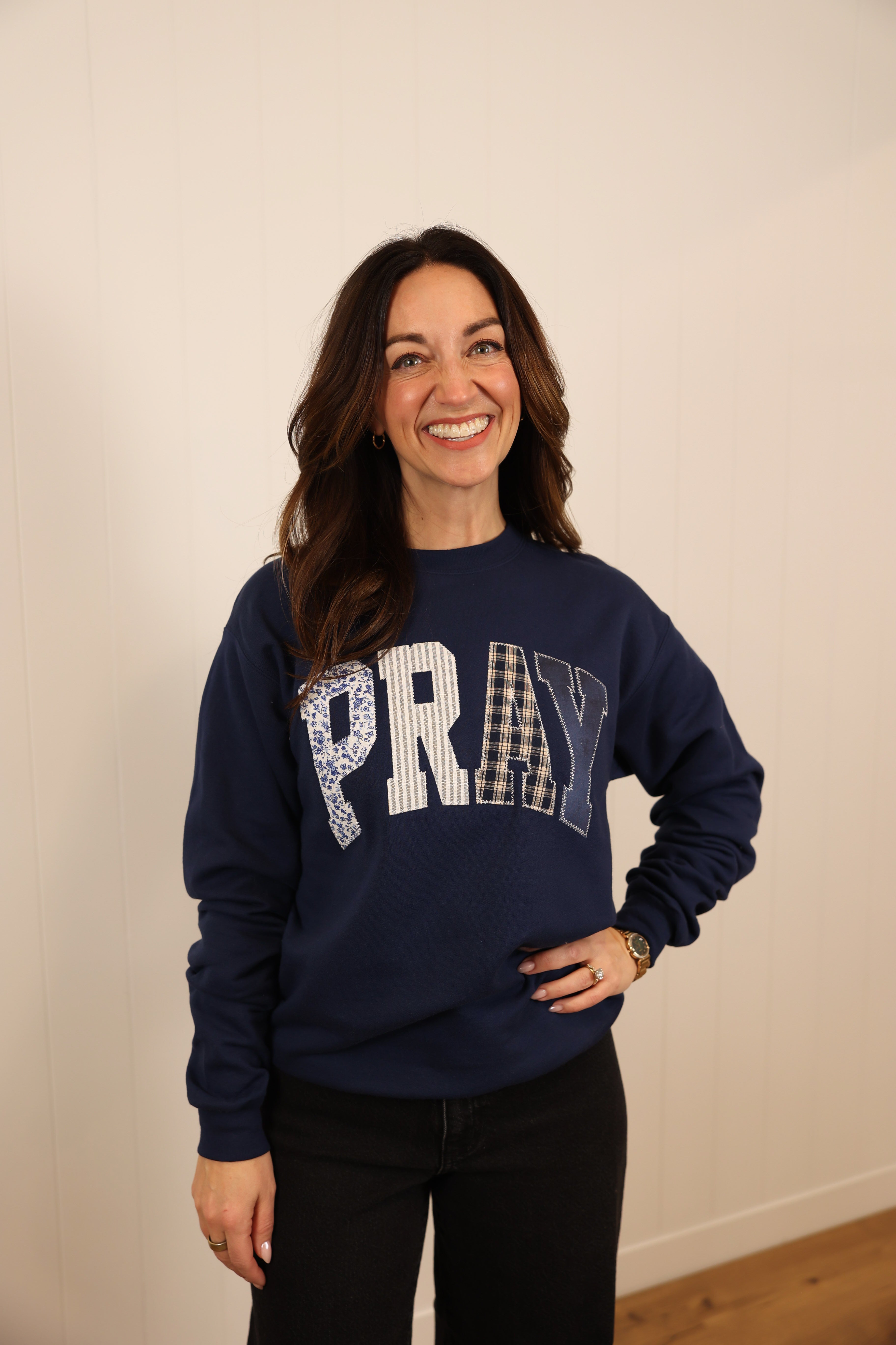 Pray Christian Faith Crewneck Sweatshirt >> Navy